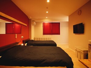 1 bedroom, desk, free WiFi, bed sheets