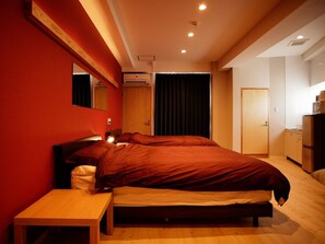 1 bedroom, desk, free WiFi, bed sheets