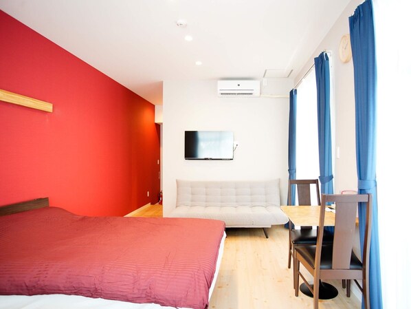 1 bedroom, desk, free WiFi, bed sheets