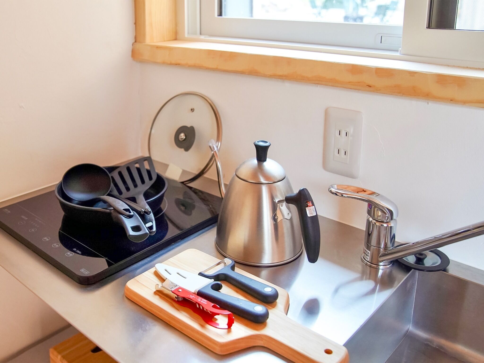 Fridge, stovetop, cookware/dishes/utensils