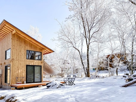 Exterior. Nonsmoking Mouse House / Suwa-gun Nagano