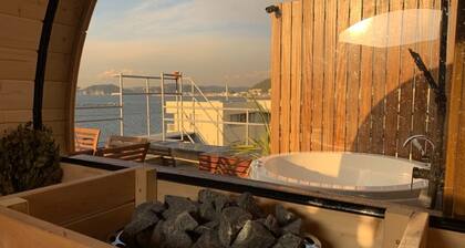 1 minute walk to the sea | Sauna BBQ | Isshiki Bea - Hayama THETERRACE HOUSE / Miura-gun Kanagawa