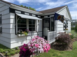 Exterior - Parkside ranch on deadend street in North winton Village (Rochester)