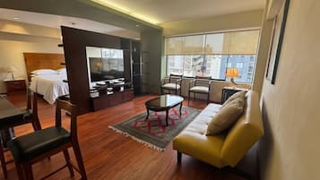 1 dormitorio, escritorio, tabla de planchar con plancha y wifi gratis