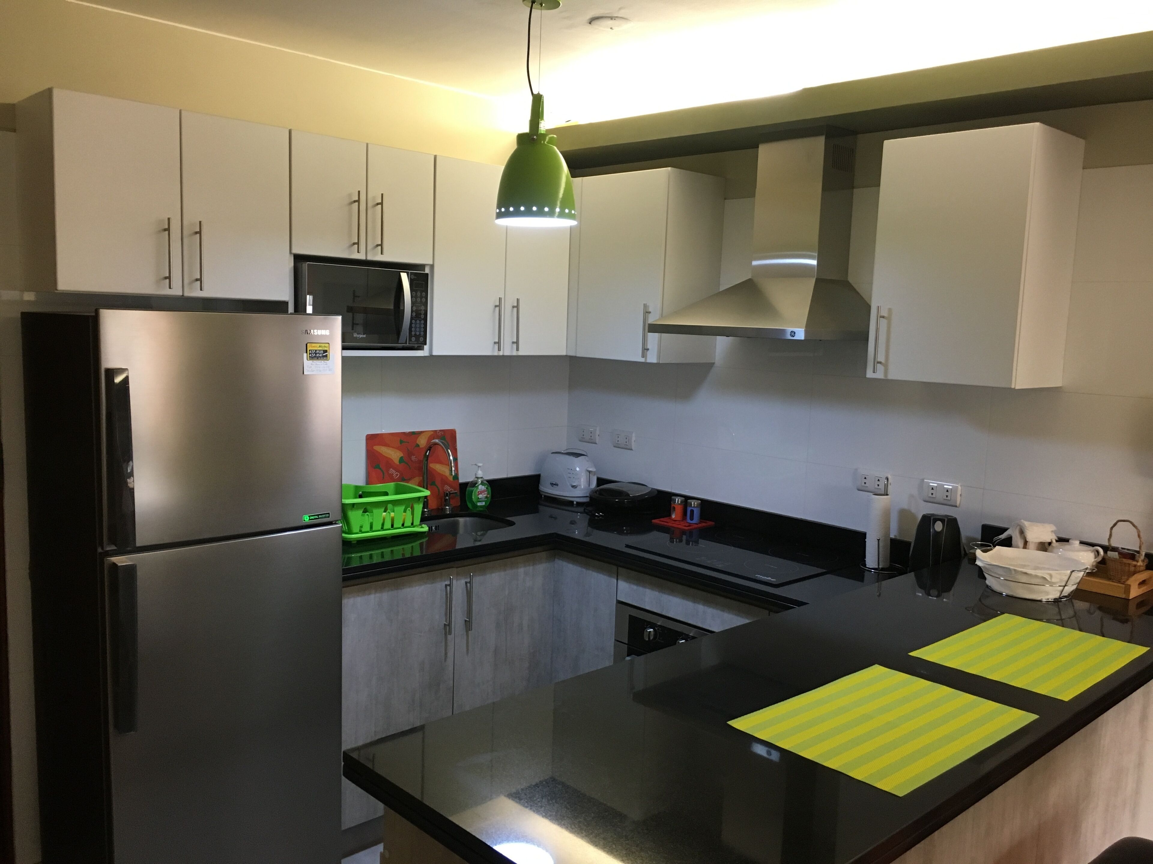 冰箱、微波炉、烤箱、炉灶