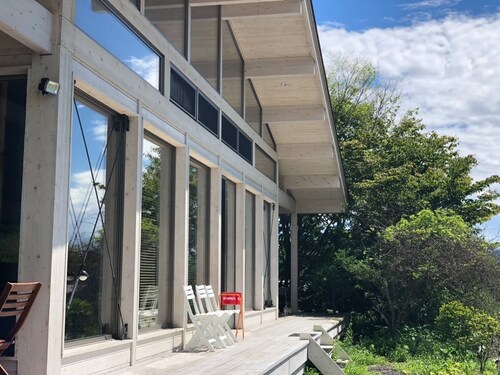 Newly built Finnish log house with twinkling starsPolar House Nishi Karuizawa / Kitasaku-gun Nagano