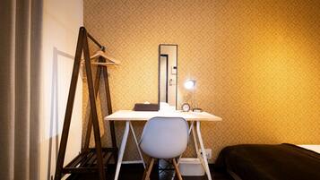 1 bedroom, desk, free WiFi, bed sheets