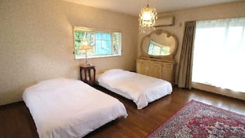 3 bedrooms, bed sheets