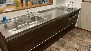 Fridge, microwave, stovetop, cookware/dishes/utensils