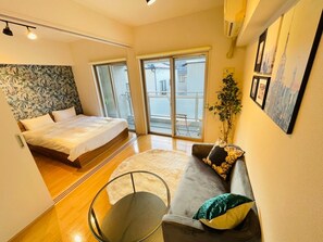 1 bedroom, desk, free WiFi, bed sheets