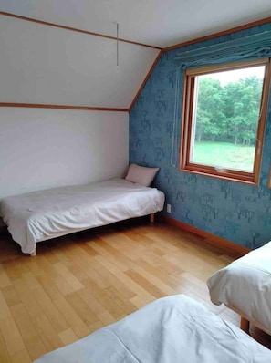 2 dormitorios, escritorio, wifi gratis y ropa de cama