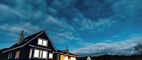 المنشأة من الخارج