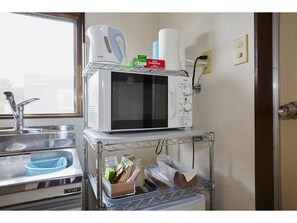 雪櫃、微波爐、爐具、電熱水壺