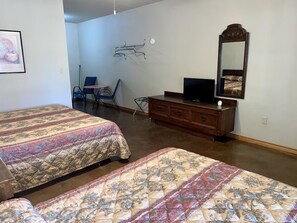 1 bedroom, WiFi, bed sheets - Cozy retreat on the lake (Graham)