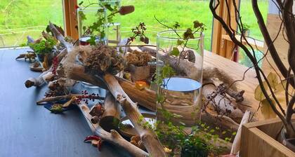 An inn where you can spend time surrounded by the - Ezo Shiba / Chitose Hokkaidō