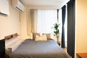 1 bedroom, desk, free WiFi, bed sheets