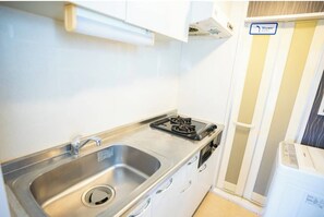 Fridge, microwave, stovetop, cookware/dishes/utensils - Loft type roomEasy accessFree WiFismile402 / Naha Okinawa (Naha)
