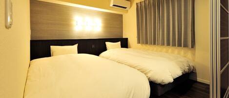 1 bedroom, desk, free WiFi, bed sheets