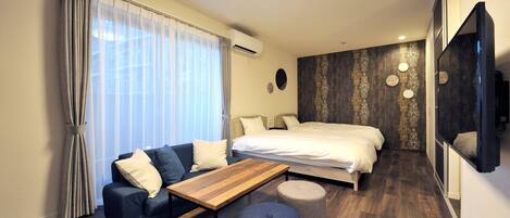 1 bedroom, desk, free WiFi, bed sheets