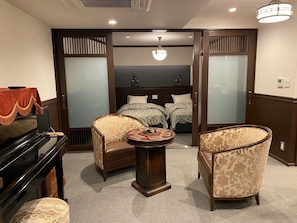 2 Schlafzimmer, Schreibtisch, Bügeleisen/Bügelbrett, kostenloses WLAN