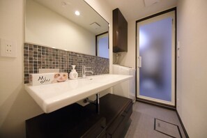Hair dryer, towels