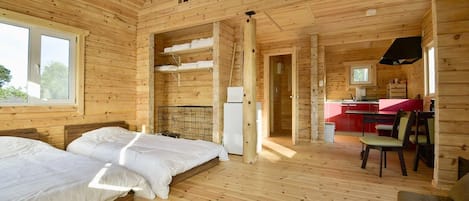 1 slaapkamer, een bureau, gratis wifi, beddengoed