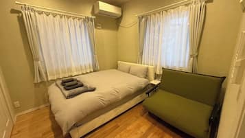 3 bedrooms, desk, free WiFi, bed sheets