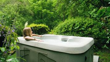 Bañera de hidromasaje exterior