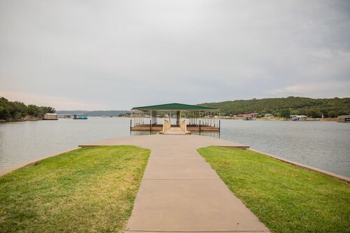 Water front cabin #15 Cabin in Graham, steps from Possum Kingdom Lake