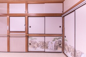 Unclassified image, 4 of 35, button - 15 minutes to Sky Tree Mahjong room included A - FuwaFuwa / Sumida-ku Tokyo (Sumida-ku)