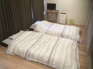 1 habitación, escritorio, wifi gratis y ropa de cama