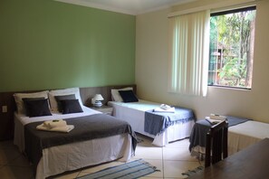 Basic Room | Desk, WiFi, bed sheets - Estância Exótica (Inhauma)