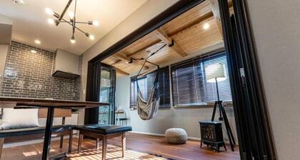 A detached house wrapped in a warm light - HAKATA TERRACE Light akari / Fukuoka Fukuoka