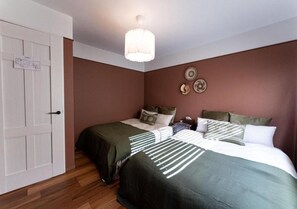 2 habitaciones, escritorio, wifi gratis y ropa de cama 