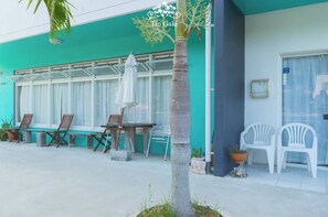 Terrace/patio - OK for up to 6 people 2LDK private room 201 Ocean Villa Tingara / Kunigami-gun Okinawa (Kunigami-gun)