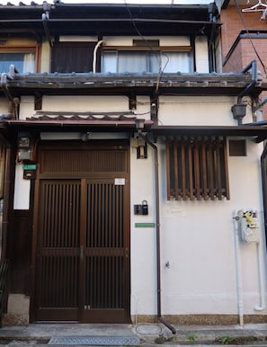 Exterior detail - miyu reitsukiJapanese Style VillaMax 6ppl - Rice and Azuki / Osaka Ōsaka (Osaka)