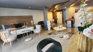 Suite | Premium bedding, minibar, in-room safe, blackout drapes - Kh Hotel Boutique (Santa Marta)