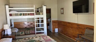 Lake front Cabin #11 with Porch - Cabin with kitchen, steps from Possum Kingdom Lake