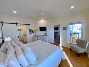 4 bedrooms, iron/ironing board, free WiFi, bed sheets - Cute Cottage in Morgantown.  Pools, Beach, Pickleball (Gulf Shores)