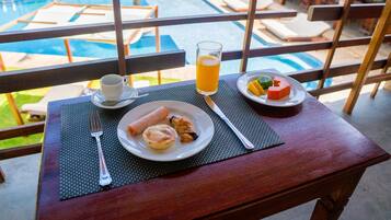 Comfort Double Room, Pool View | Minibar, individually decorated, individually furnished, bed sheets