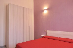 2 bedrooms, bed sheets