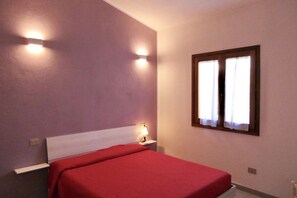 Unclassified image, 5 of 9, button