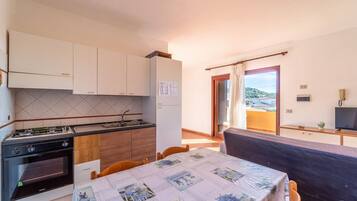 Frigorifero, forno, piano cottura