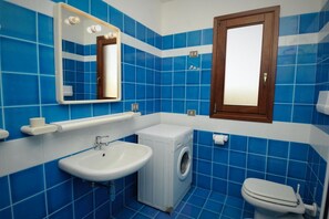 Dusche, Haartrockner, Bidet, Handtücher