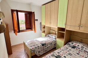 3 bedrooms, WiFi, bed sheets - Gli Asfodeli Four-room apartment sleeps 6 (San Teodoro)