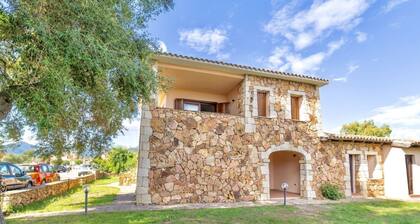 Holiday Apartment Pedra Rosa is located a few steps from the beautiful La Cinta beach.San Teodoro is located about 1000 meters above sea level, a lively and dynamic town, which has expanded over the years by offering numerous services and activities to m