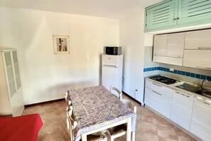 Fridge, microwave, stovetop, toaster