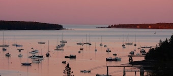 Summer Paradise Cabin in Acadia near Long Pond