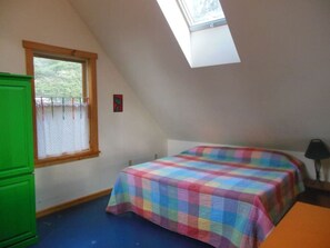 2 quartos, ferros/tábuas de passar roupa, Wi-Fi de cortesia