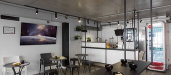 Capsule Hotel Constellation 89